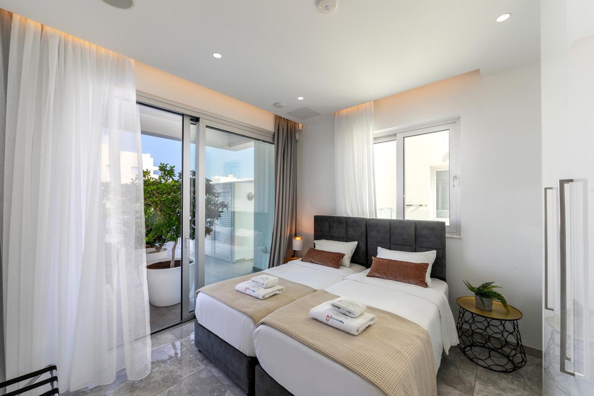 Fig Tree Bay Residences 7 プロタラス エクステリア 写真