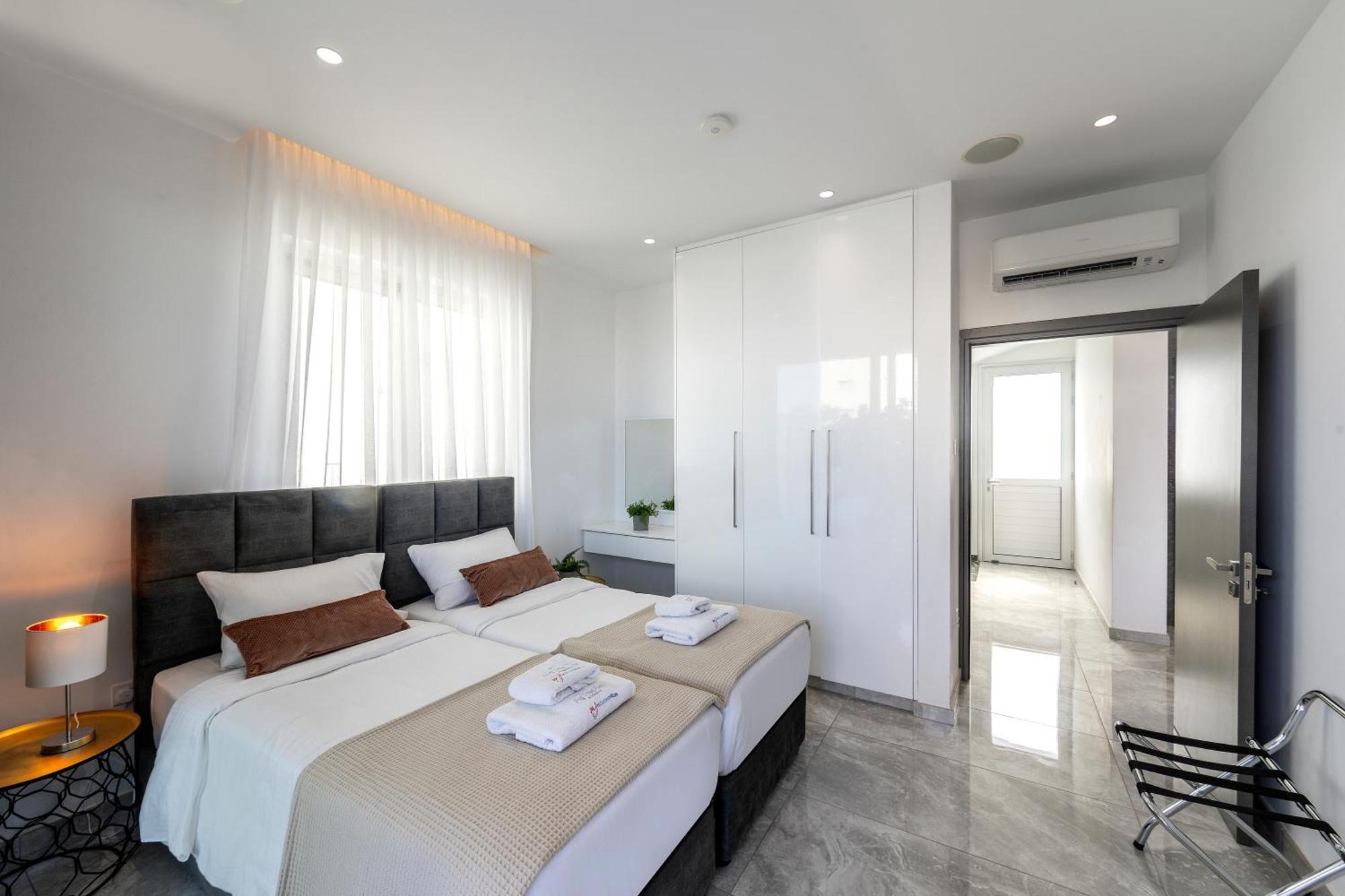 Fig Tree Bay Residences 7 プロタラス エクステリア 写真